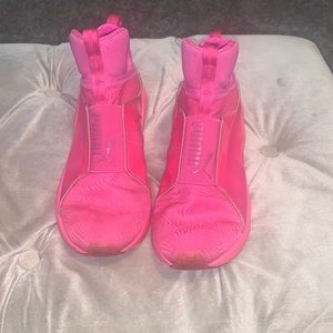 Hot pink Pumas
